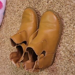 Size 9 Tan booties